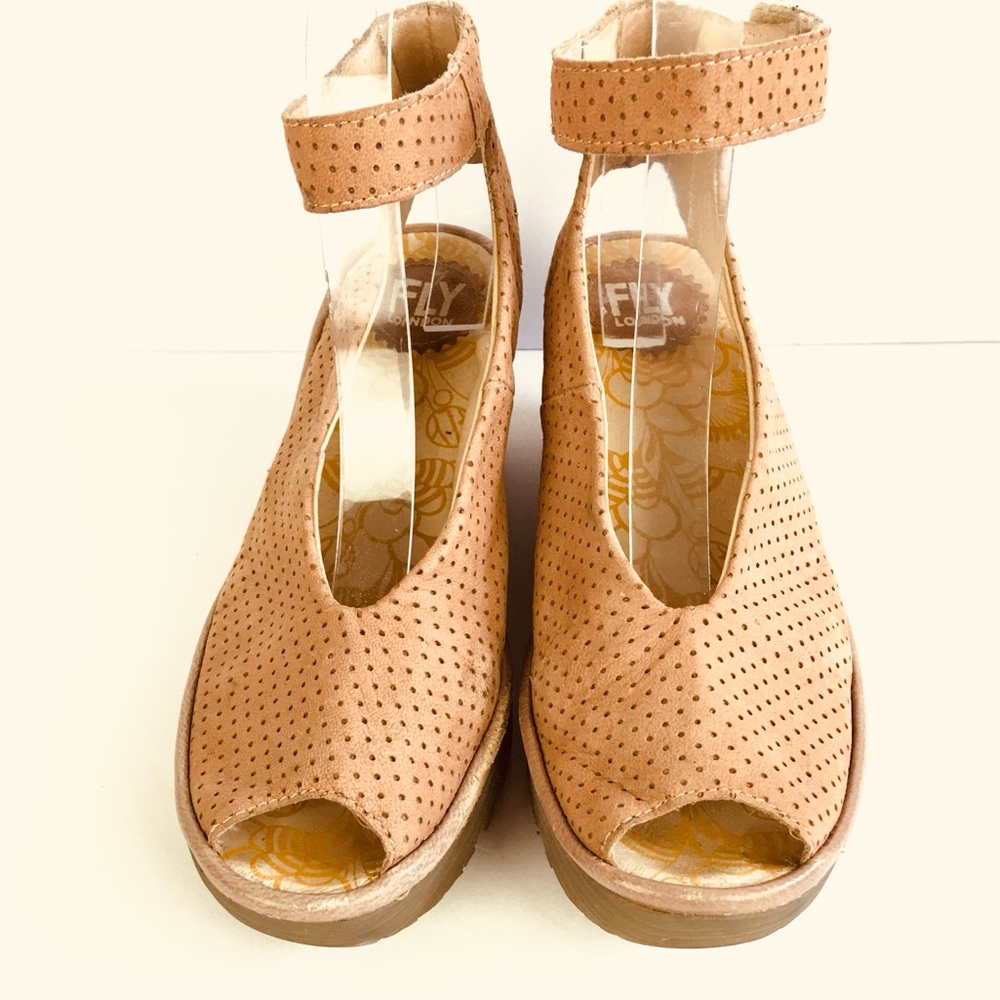 'FLY LONDON Yala' Perforated Leather Sandal Size 39 (US 8 - 8.5) - Picture 4 of 13